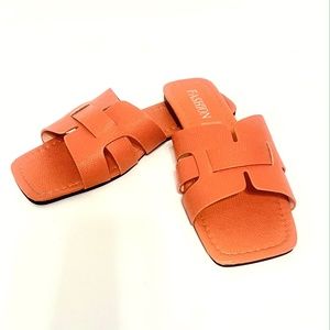 Spring / Summer sandals size 8 - NEW ITEM